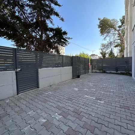 Iria 1 & 2 Apartament *