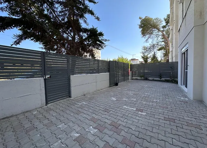 Iria 1 & 2 Apartament *