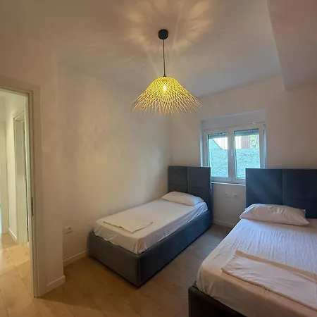 Iria 1 & 2 アパート