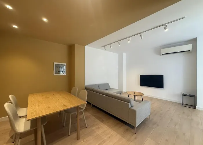 Iria 1 & 2 アパート *