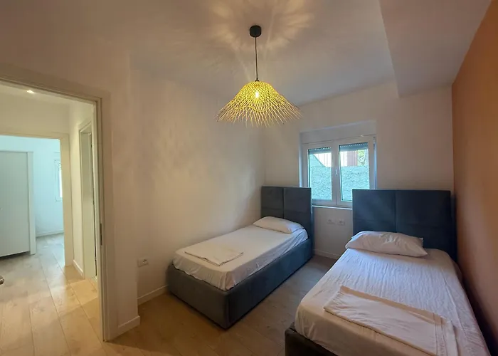 Iria 1 & 2 アパート